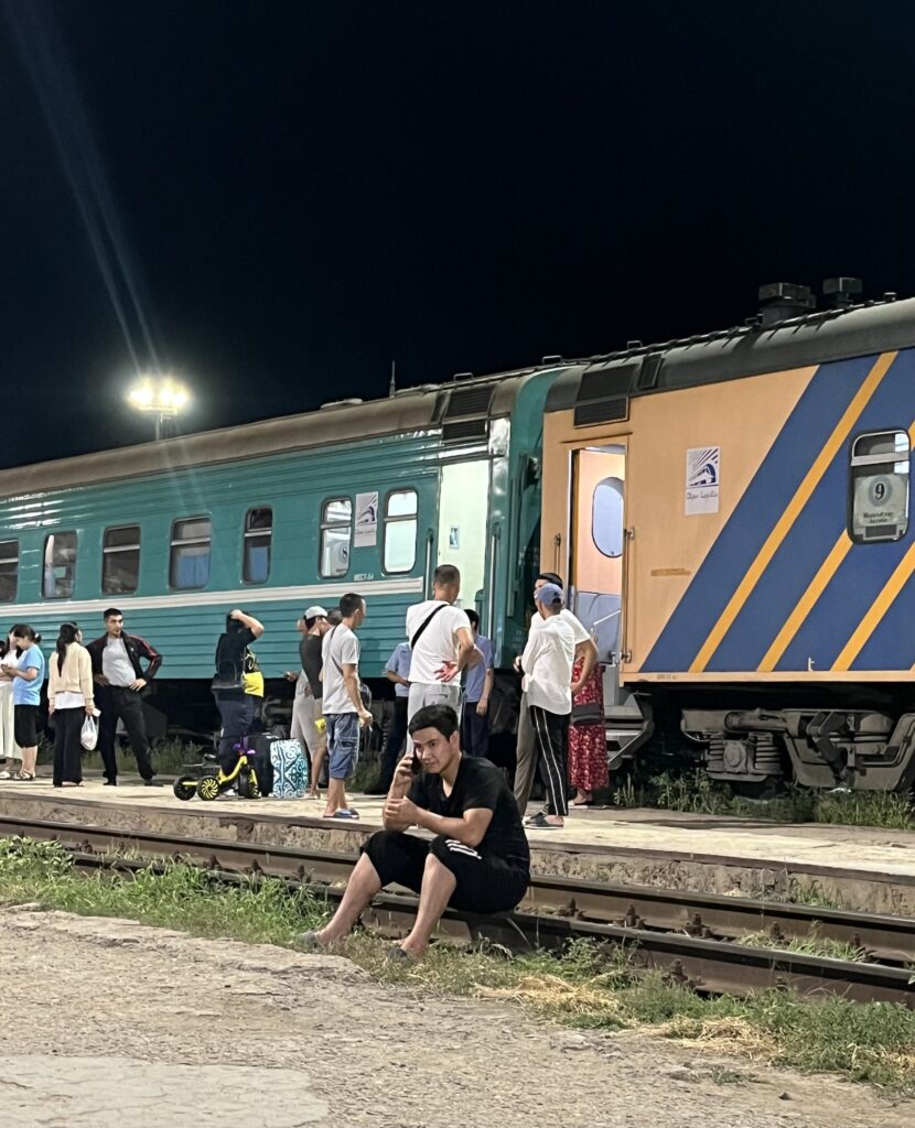 Viaggiare in treno in Uzbekistan