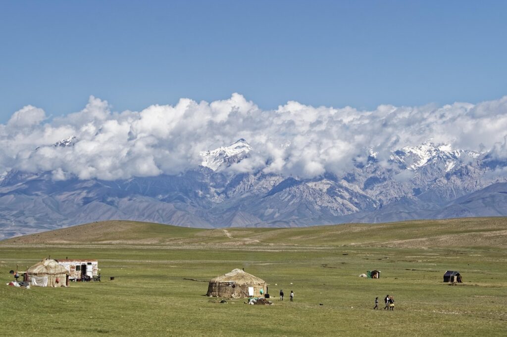 Paesaggio Kirghizistan Yurte